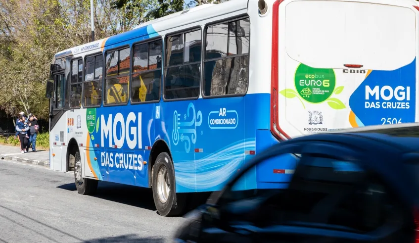 Novos ônibus com ar-condicionado já estão atendendo os passageiros de 26 linhas do sistema de transporte coletivo, aumentando o conforto dos usuários. Foto: Divulgação/PMMC