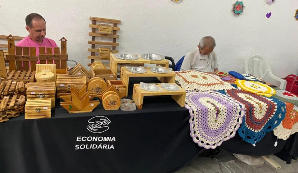 A Feira da Economia Solidária, que já era realizada em oito diferentes espaços, chega nesta sexta-feira (23/10) ao prédio-sede da Prefeitura de Mogi. Foto: Divulgação/PMMC