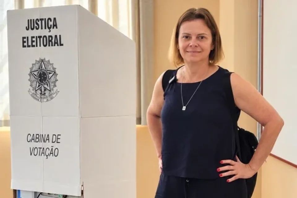 Irmã encontra mais de R$ 1 milhão em puff e denuncia delegada Maria Corsato - destaque galeria