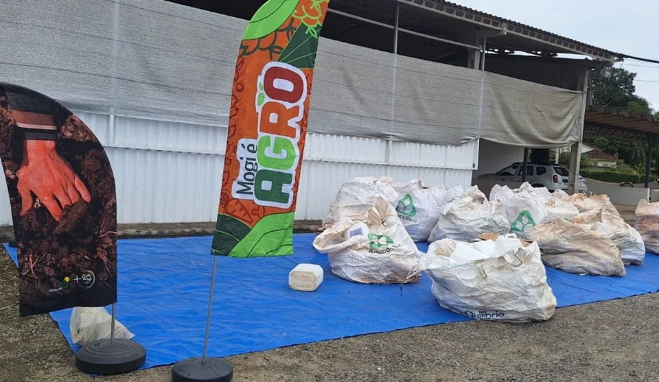 Mogi das Cruzes realiza coleta itinerante de embalagens vazias de defensivos e insumos agrícolas, totalizando duas toneladas de materiais recolhidos. Foto: Divulgação/PMMC