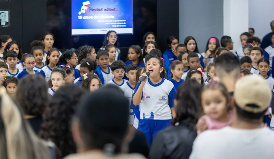 A apresentação, realizada pela Secretaria de Educação no prédio-sede da Administração Municipal, encantou o público. Foto: Divulgação/PMMC