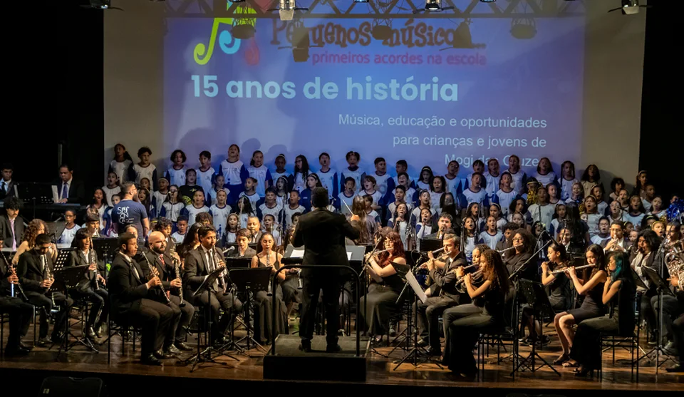 O evento celebrou aqueles que construíram a história do projeto, acreditando no sonho de levar o ensino de música para os quatro cantos da cidade. Foto: Divulgação/PMMC